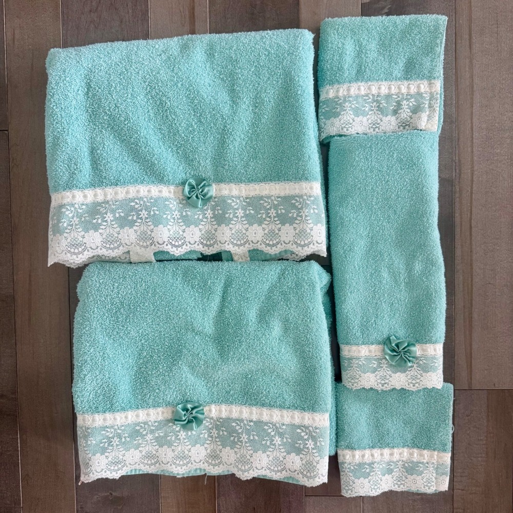 Vintage Dundee Aqua Turquoise 5 Piece Towel Set Lace Rosette 100% Cotton USA
